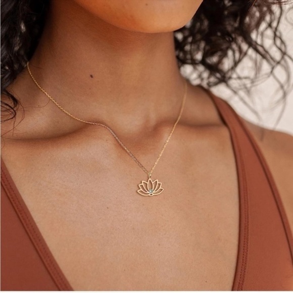 18k Gold Plated Lotus Flower Cubic Zirconia Charm Chain Necklace